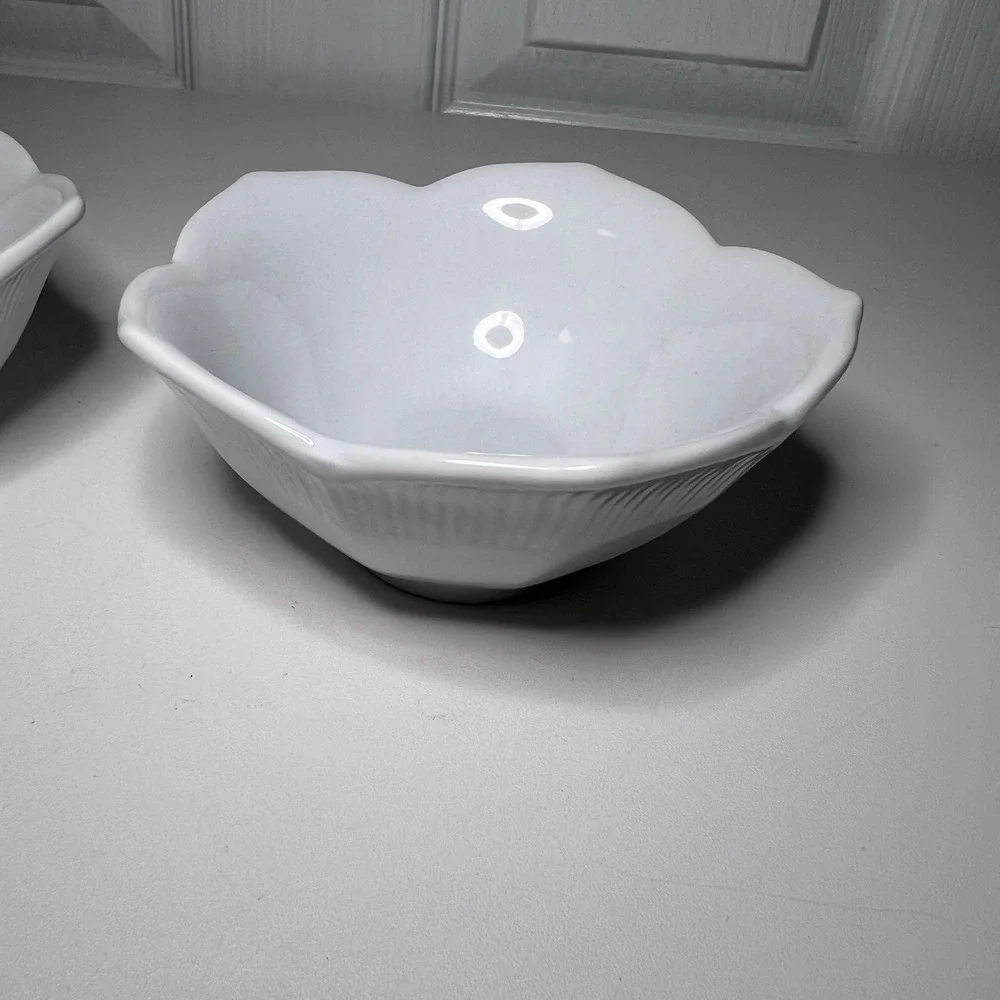 2 Vintage White Lotus Bowls‎ Petal Flower Ribbed Porcelain Dessert Ice Cream